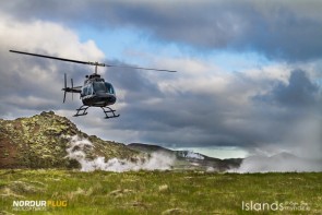 Is & Eld med helikopter