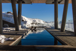 Bad med utsikt på Island